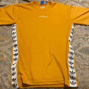 Adidas tee